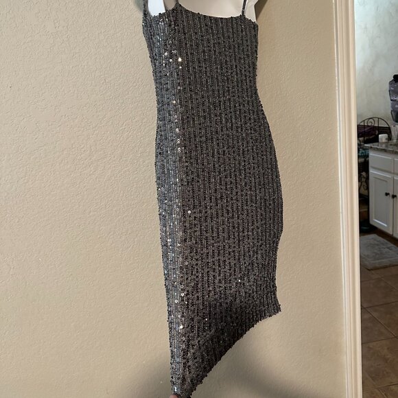 Urban Social Size Medium Grey Sequined Minidress with Adjustable Straps New - Picture 5 of 6